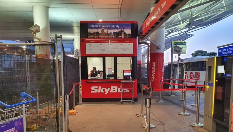 the red skybus ticket office at auckland airport to city