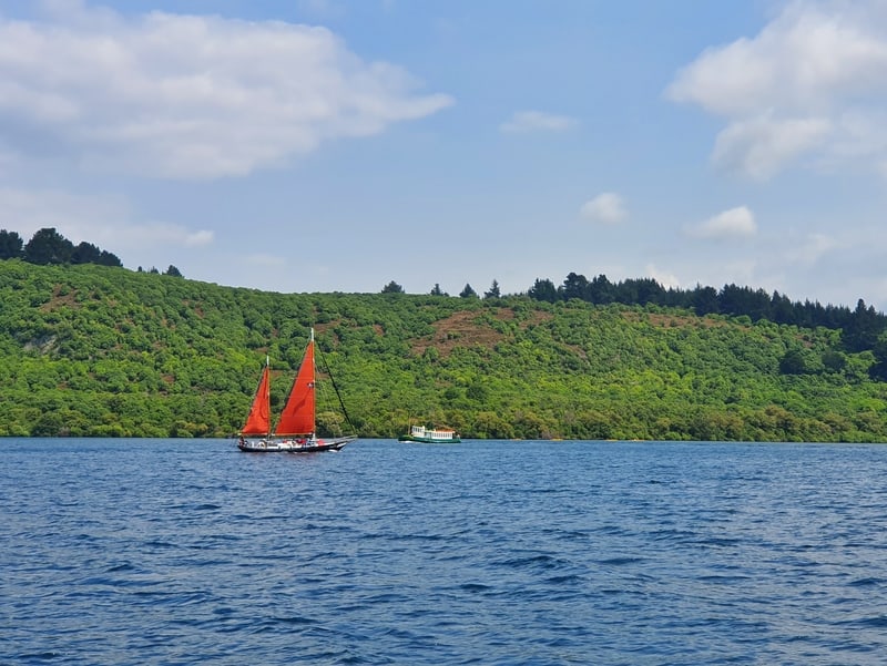 sailing on lake taupo