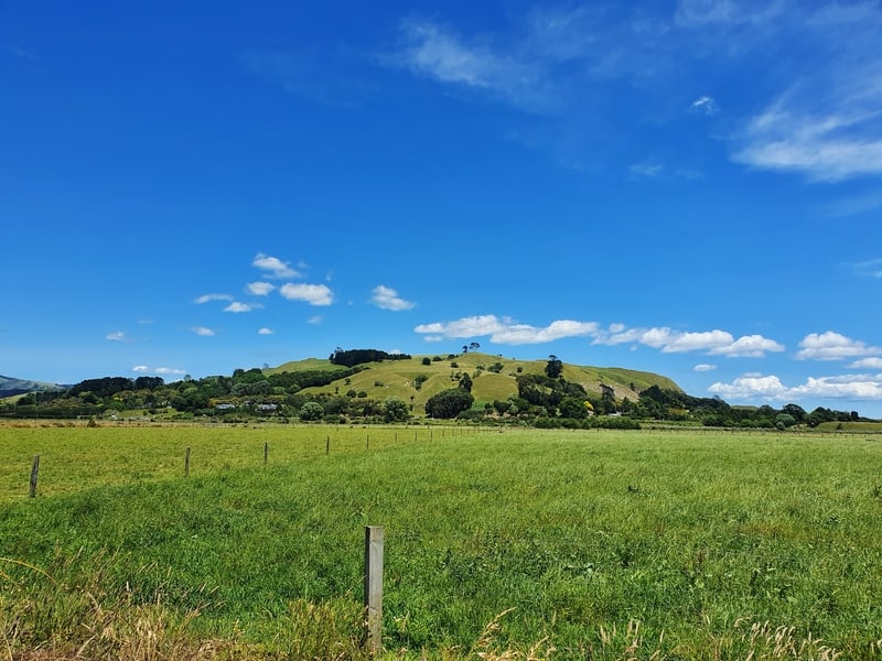 papamoa hills in the distane