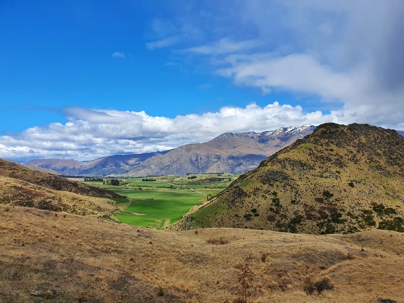 looking out from the wakatipu basin and the crown range