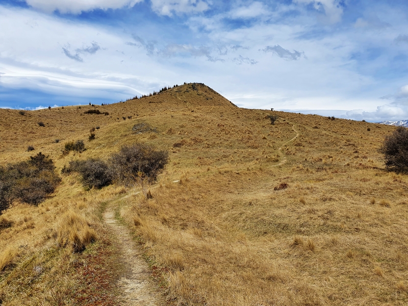 trail towards german hill peak