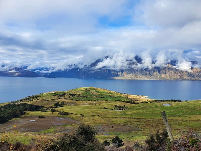 lake hawea view on isthmus peak