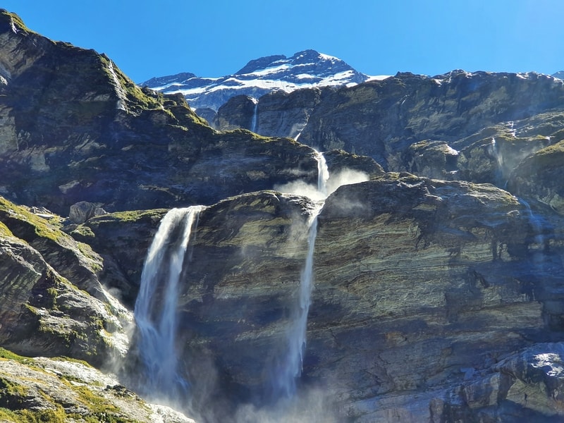 earnslaw glacier waterfalls