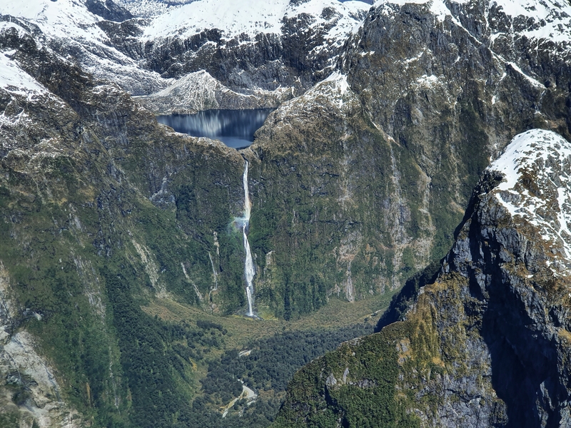 sutherland falls on the milford track