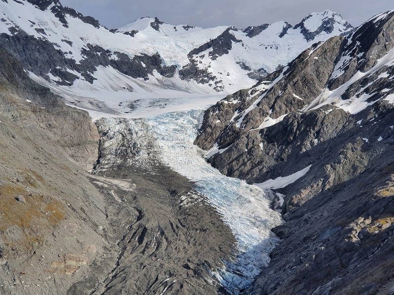 dart glacier in mount aspiring national park