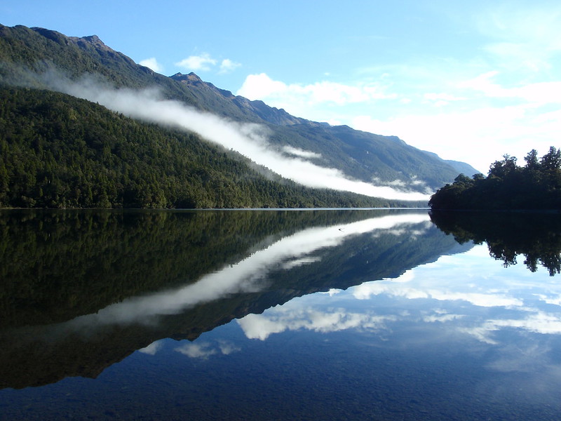 lake alabaster on the hollyford track