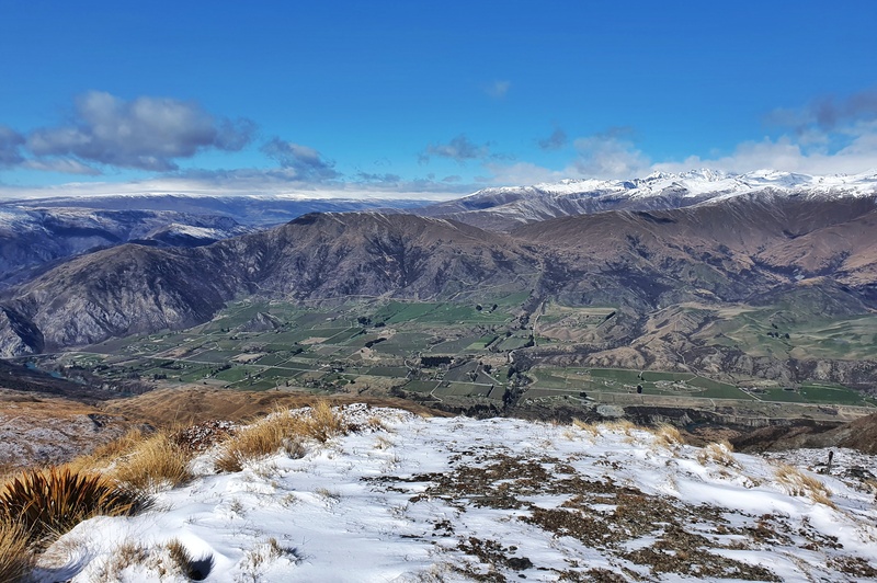 looking over the gibbston valley from the rock peak track