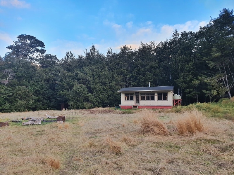 kiwi burn hut