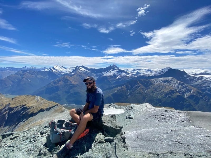 hanging at the summit of dragonfly peak