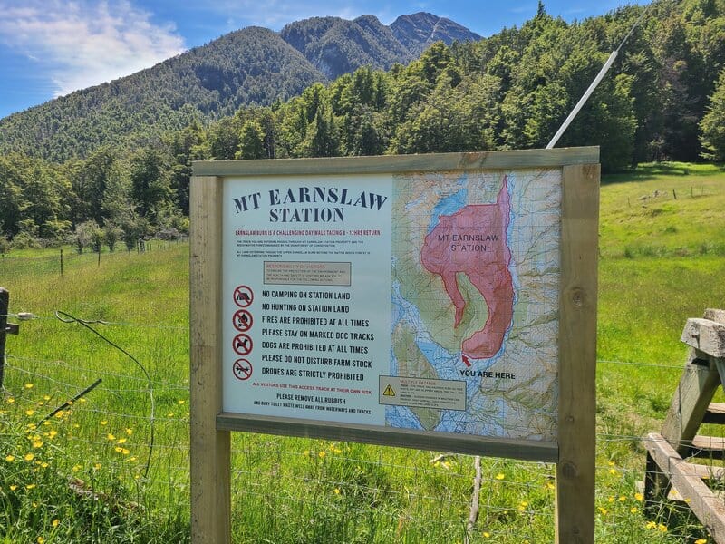 Earnslaw Burn station track sign