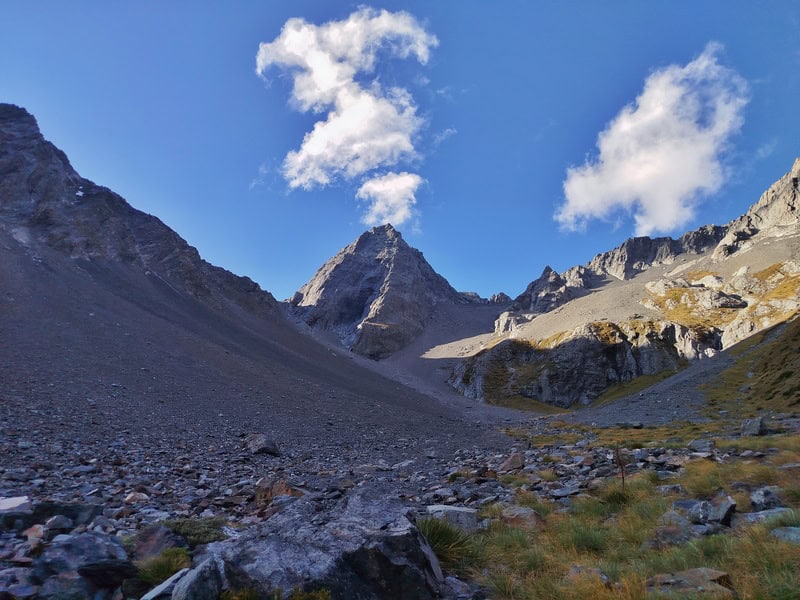 looking back toward Gunsight pass