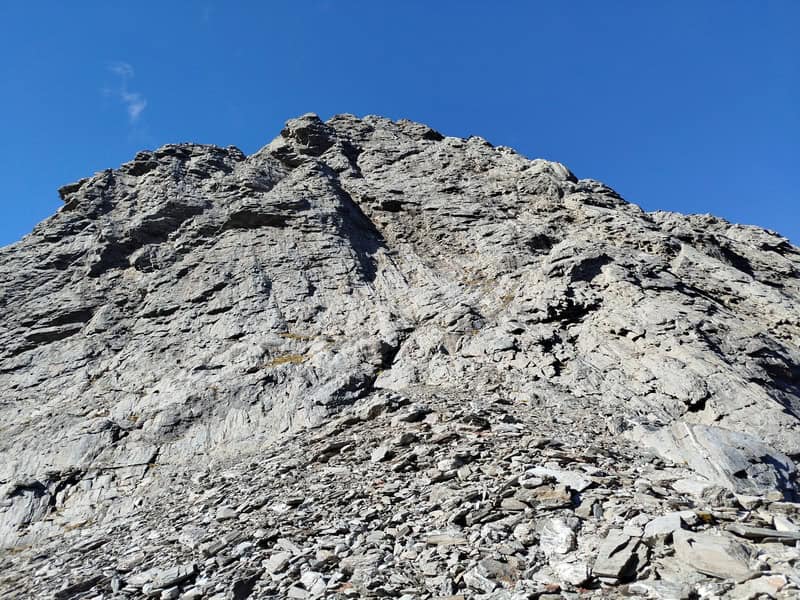 looking up the walls that lead to mount bruce