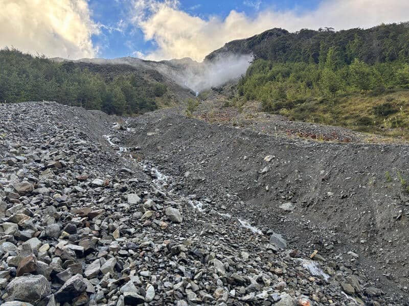 looking up at the lake rere slip