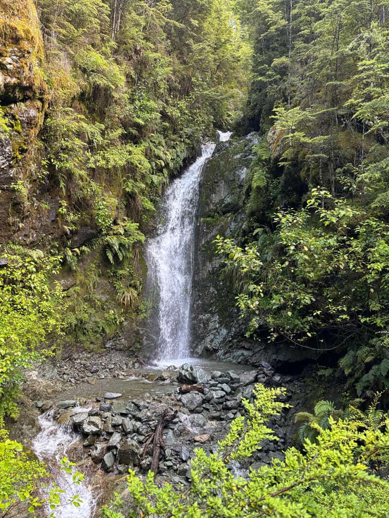 waterfall on lake rere track
